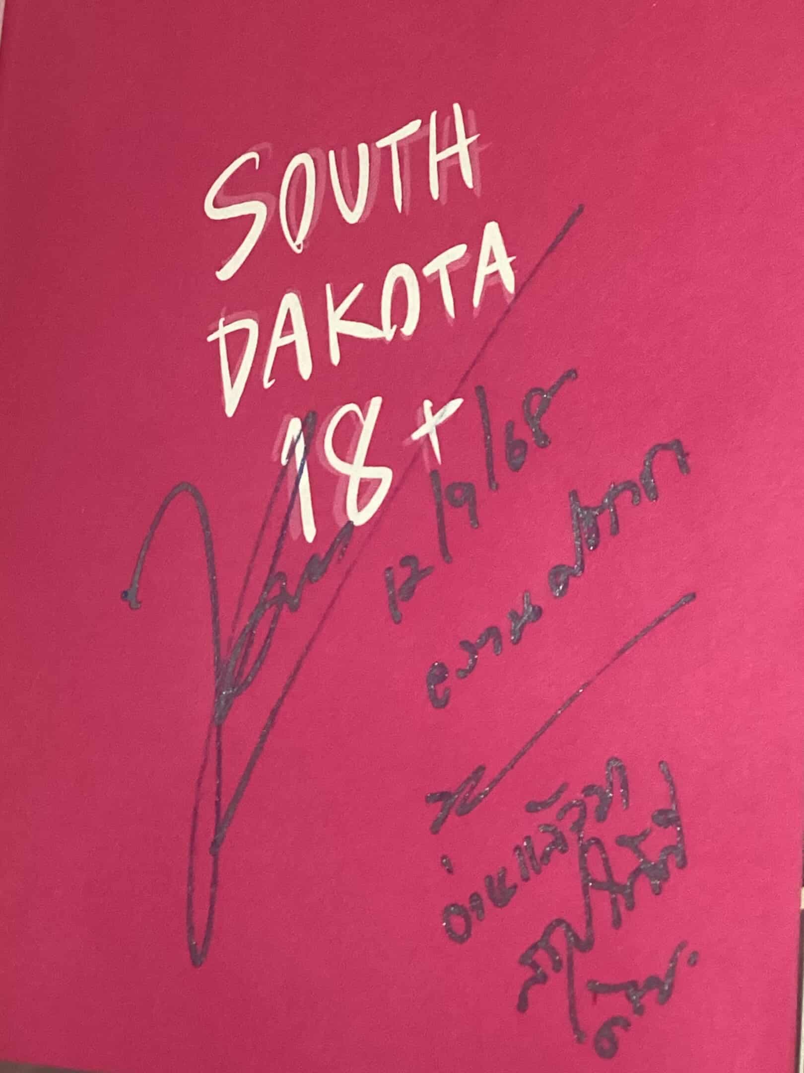 บทสัมภาษณ์จากวัยไม่ถึง 18: เมื่อได้อ่าน South Dakota 18+ | น้อง minionrush_83 #1